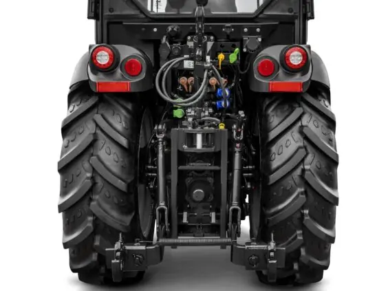 Bakparti på Case IH Quantum med trepunktsfeste og hydrauluttak