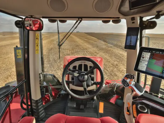 Førerhuset i Case IH Steiger 785 Quadtrac med AFS Connect-skjerm