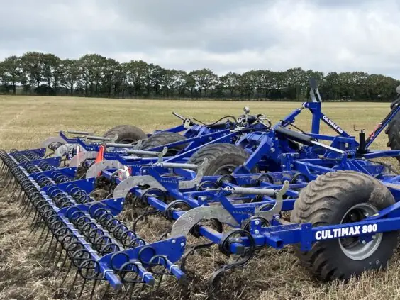 DALBO Cultimax Eco 800 utfoldet i full arbeidsbredde