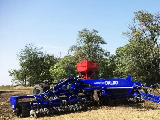 DALBO Maxicut knivvals i arbeid bak traktor