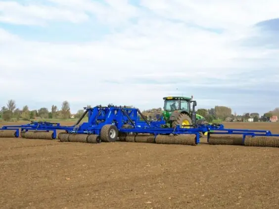 DALBO Megaroll i arbeid bak traktor