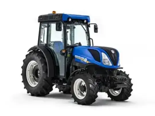 En blå New Holland T4.100N traktor isolert på en hvit bakgrunn.