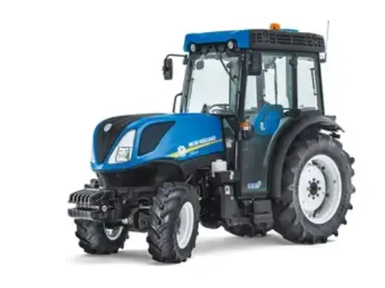 Blå New Holland T4.100V traktor for frukthage og vingård isolert på hvit bakgrunn.