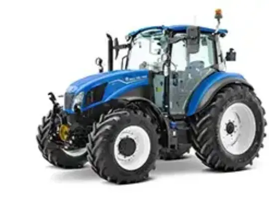 En moderne blå New Holland T5.120 Powershuttle traktor isolert på hvit bakgrunn.