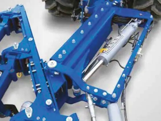 Överum Vari-Flex EX-OL med hydraulisk sideforskyvning montert på traktor