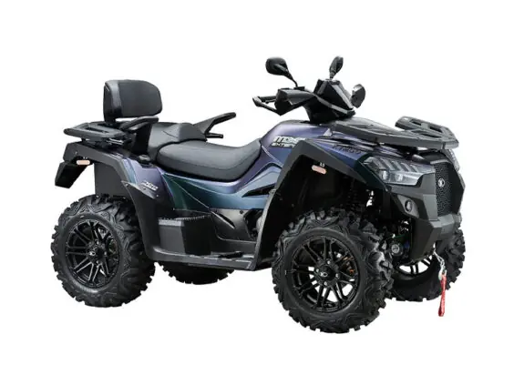 En mørk lilla Kymco MXU 700 EXPLORER EPS T3B 2026 ATV på hvit bakgrunn.