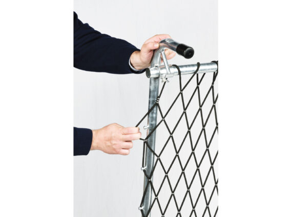 Nettet festes enkelt langs sidene på behandlingsstolen.