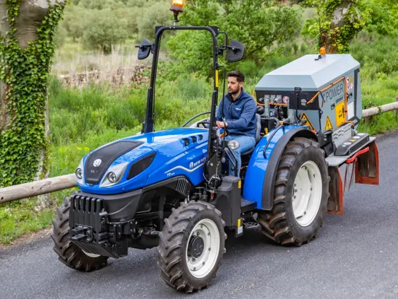 New Holland T4 F/N/V med elektrisk ugrasrenser
