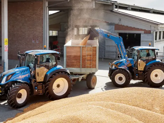 New Holland T5 Dynamic Command og Auto Command med frontlaster