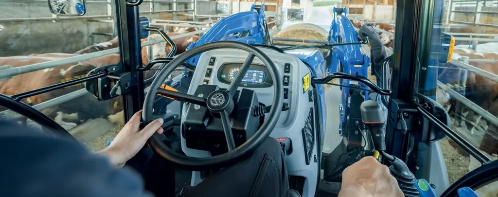 Førerhytta i New Holland T5S