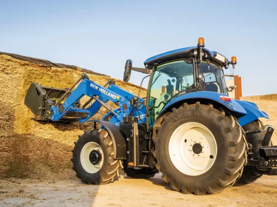 New Holland T6 Methane Power med frontlaster