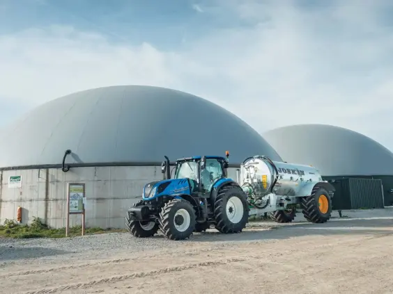 New Holland T7S i transportarbeid