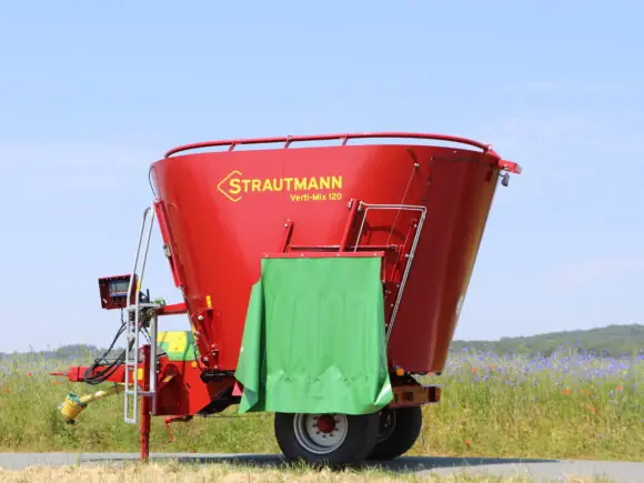 Strautmann Verti-Mix 120 Professional Single fullfôrvogn ved en blomstereng